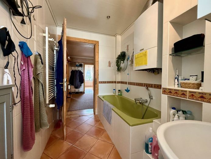 Fröndenberg/Ruhr: Altbau-ETW mit Charme und großen Räumen - Einfach riesig! – Bad