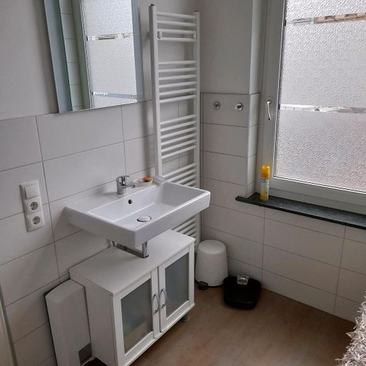 Residential and commercial building Vor dem Steintor from private owner – 1. Etage Bad