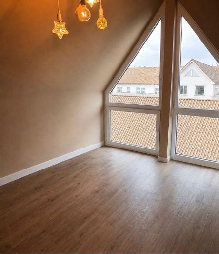 PROVISIONSFREI! ÜBER DEN DÄCHERN UERDINGENS – Schlafzimmer 