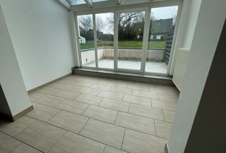2-Zim.-Wohnung mit Wintergarten, Terrasse & neuer Einbauküche (Erstbezug nach Teilsanierung) – Foto 5