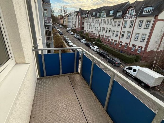 Günstige 2-Zimmer mit Balkon, Laminat und Dusche in guter Lage – Foto 1