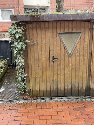 Fahrradshuppen nur linke Seite