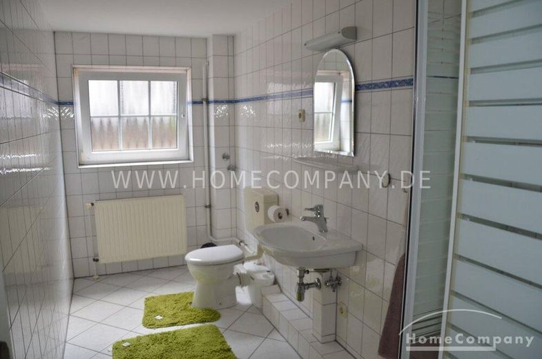 Großes Haus, möbliert, 6 Zimmer, Terrasse /Garten, Balkon, geeignet für bis zu 6 bis 8 Personen. – 5697cab5bfdeaca89dfd27ffbdbd70f0880119a4.jpg