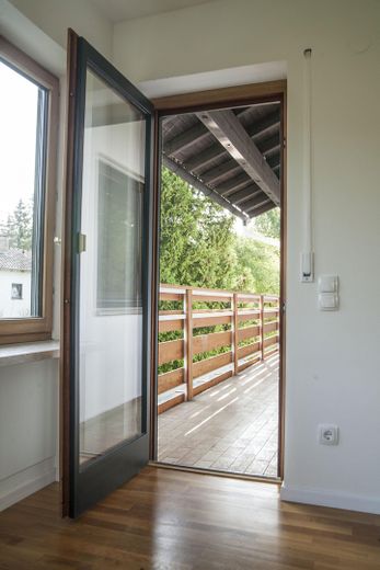 Erstbezug nach Sanierung: Helle 97 m² Wohnung mit Südbalkon, Garten, Kellerraum und Garage – फोटो 13