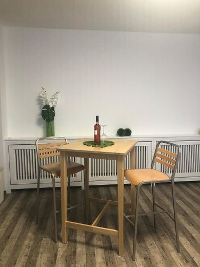 Zweifamilienhaus mit Gewerbe und viel Potenzial in Kleinwallstadt – EG vormals Boardinghouse