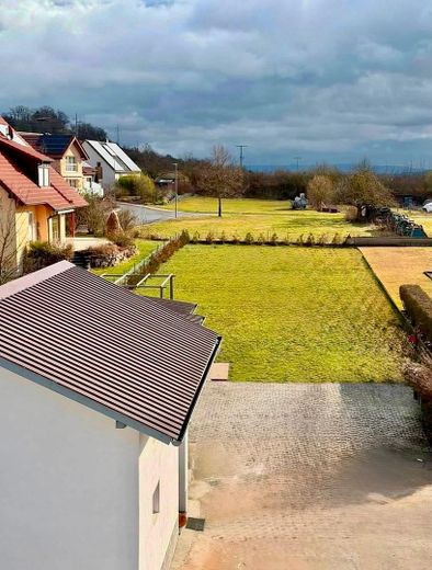 Wohnhaus mit mehreren möglichen Wohneinheiten und separatem Nebengebäude auf ca. 1110 m2 Grundstück – Foto 3