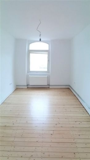 3 Zimmer Wohnung im ruhigen, sonnigen Hinterhaus an der Goethenlage im Vorderen Westen – Schlafzimmer