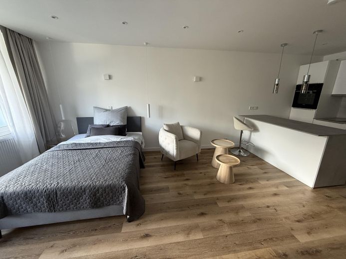 Stilvoll sanierte & modern möblierte 1-Zi Wohnung in Toplage – Wohnen