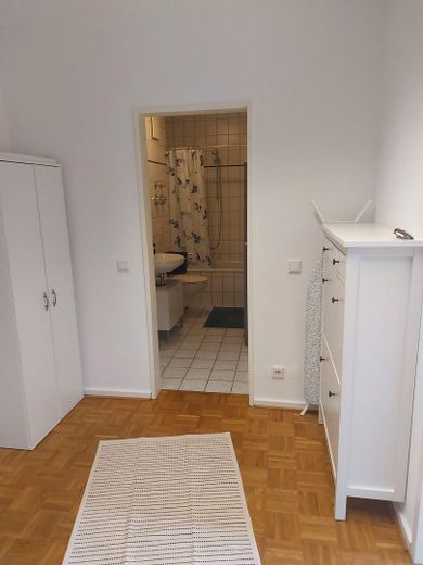 Gemütliche und voll möblierte Apartment-Whg in guter Wohnlage nahe Wienburgpark – Flur