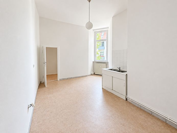 Altbaujuwel in Charlottenburg – 4 Zimmer, Balkon & Aufzug nahe Ku’damm – Küche