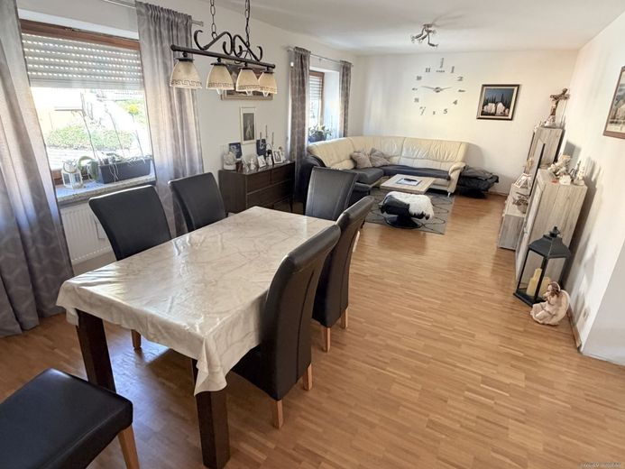 Ein-Zweifamilienhaus in zentraler Lage  mit Gartenweitblick nach Püttlingen – Wohn Esszimmer OG