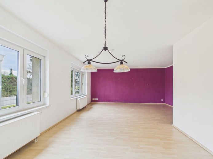 Einfamilienhaus mit 5 Zimmern in der Nähe der Sreewaldstadt Lübben – Wohnzimmer