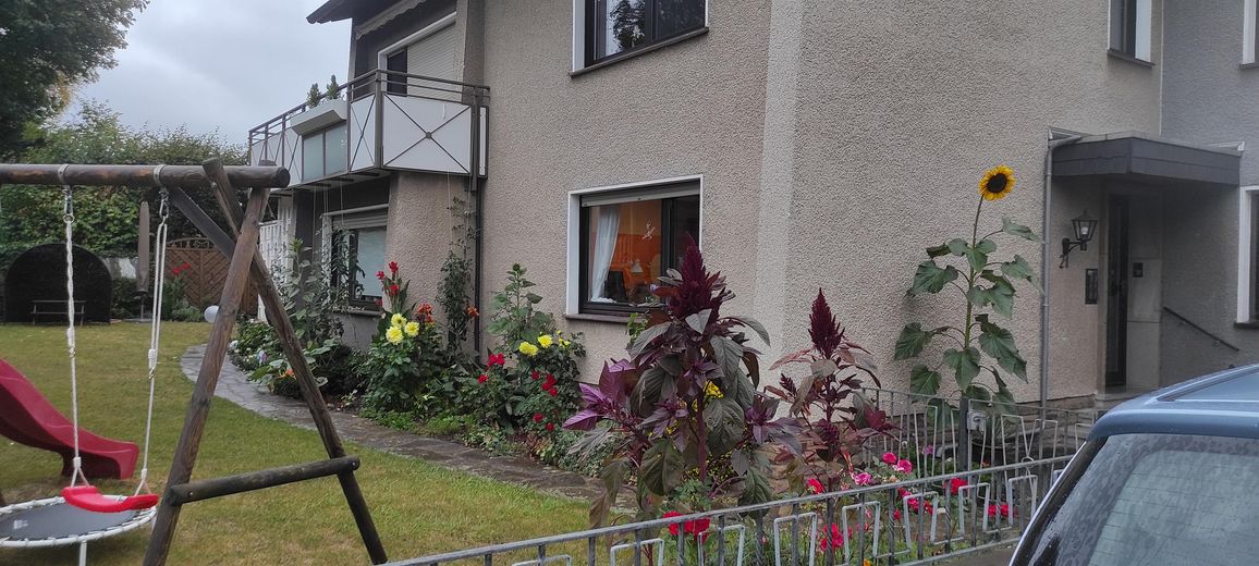 Freistehendes Ein- Zweifamilienhaus in Hagen-Hohenlimburg in bevorzugter Lage Hohenlimburg-Reh – Hausansicht von der Straße aus