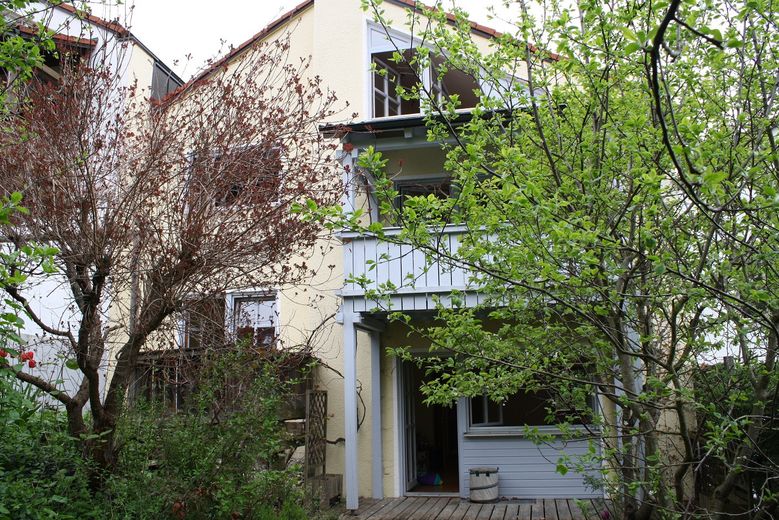 ładna lokalizacja, środkowy dom szeregowy w Landshut – Zdjęcie 1