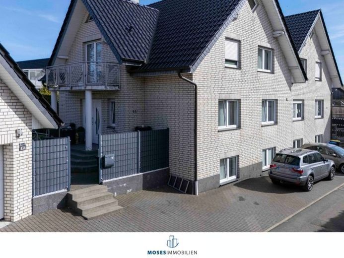 DHH mit Einliegerwohnung, Balkon & Terrasse - viel Platz für Ihre Familie – Foto 1