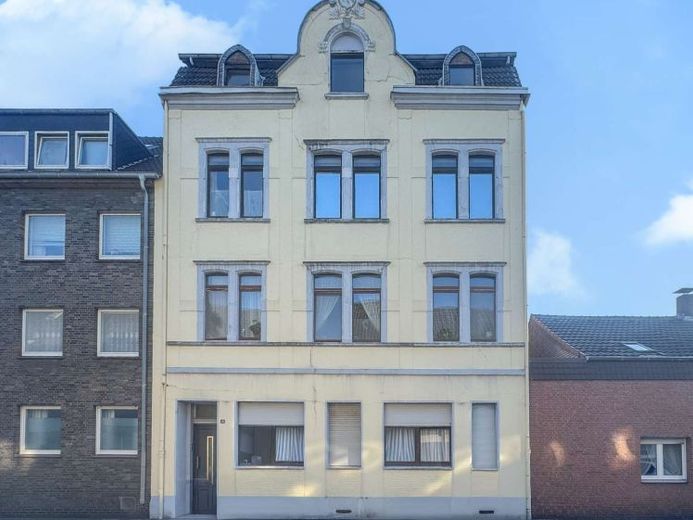 Mehrfamilienhaus mit 7 WE ca.442m² und 2 Garagen in Oberhausen KAPITALANLAGE -Nettorendite 10,06 %- – Foto 1
