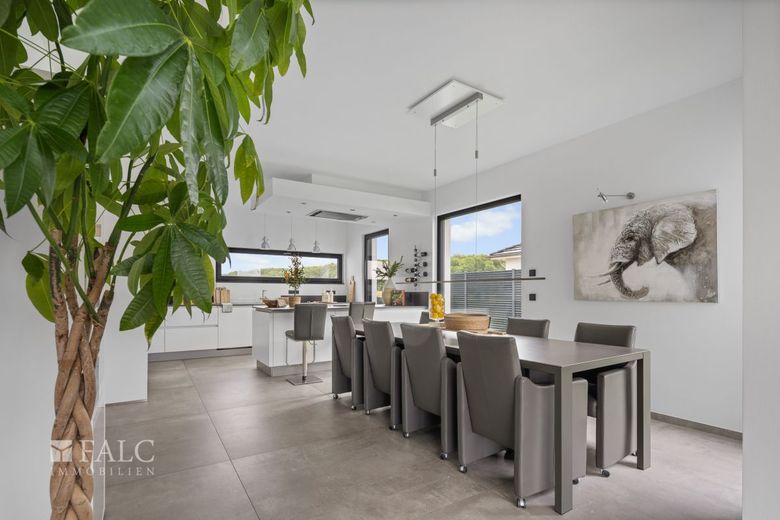 Moderne Villa mit Panorama! Feldrandlage pur! – Essbereich