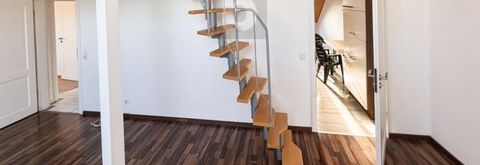 JASNY DWUPOZIOMOWY APARTAMENT Z 2 ANTRESOLAMI