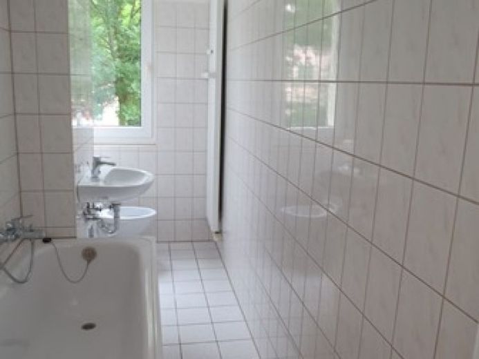 Compact, bright & well-designed – ideal for singles – Photo 1