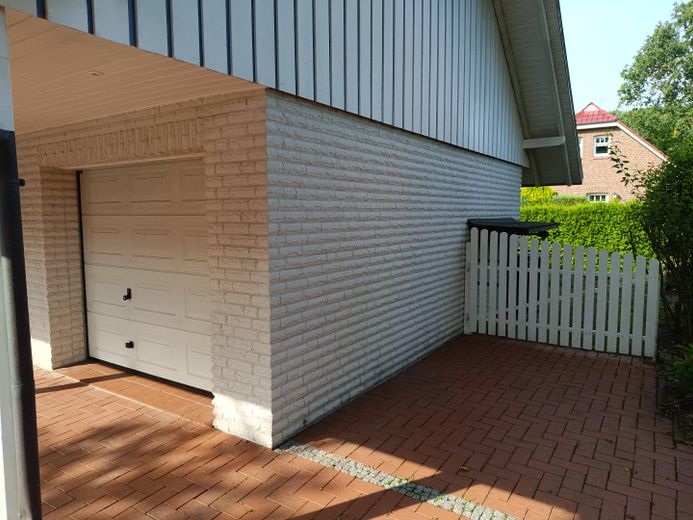 Traumhaus mit Sauna & großzügigem Gartengrundstück in Aurich-Wiesens – Provisionsfrei – PKW-Garage u. Hof-Stellplatz
