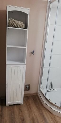 Fully equipped apartment, central city location near the hospital, immediately available, private sale – Foto 9