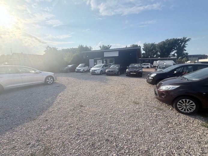 50 m² Büro mit zahlreichen Stellplätzen – ideal für Autohandel, Versicherung & Dienstleister – Foto 2