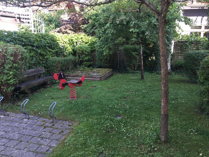 Moderne 3-Zimmer Wohnung mit Balkon, EBK und Garage – Gemeinschaftsgarten