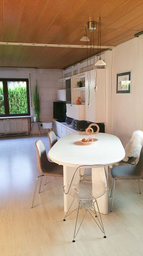Traumhaus mit Pool & Sauna – Ihr Familienidyll in Stuttgart-Steinhaldenfeld – Wohn-/Essbereich