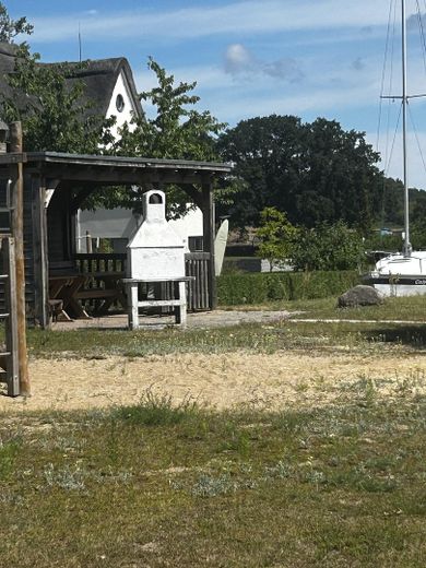 Maritimes Paradies unter Reet auf der Insel Usedom – Grillhütte