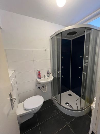 * 3-Zimmer Wohnung * in zentraler Lage von Meiderich* – Bad