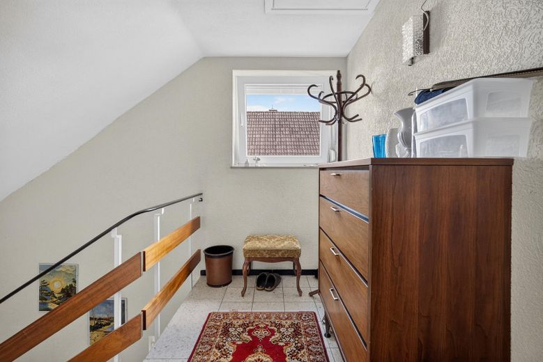 Provisionsfreies Einfamilienhaus mit Einliegerwohnung und Garage – Foto 24