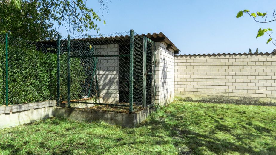 Ek yapılaşma imkânına sahip geniş arsada villa tarzı müstakil ev –  Offene Gartenlaube 