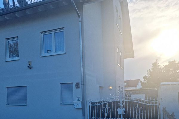 Hochwertige & Moderne Doppelhaushälfte in Pforzheim, Wilferdinger Höhe zu verkaufen