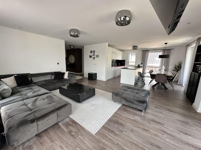 Moderne Wohnung im Neubau mit Balkon & energieeffizienter Ausstattung in Geesthacht – Wohnbereich