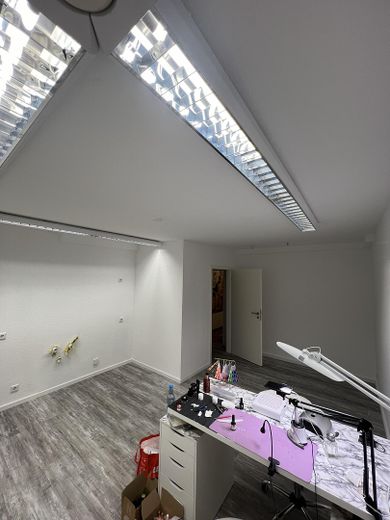 3 separate Gewerbeeinheiten ideal für Kosmetikstudio, Friseurladen, Massagesalon usw. – Studio ohne Terasse