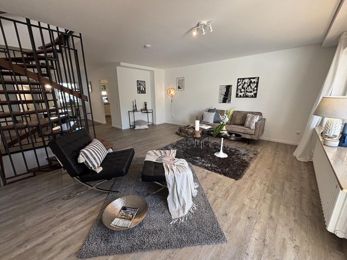 Şık ambiyansa sahip modern yaşam – Wohnzimmer Ansicht 1 