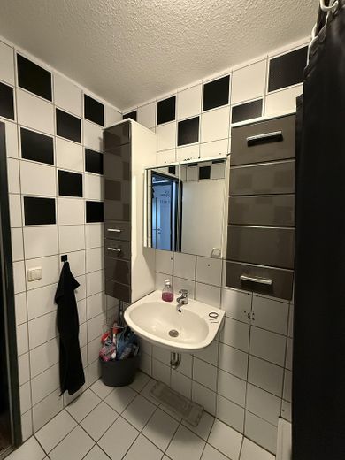 Investoren & Kapitalanleger aufgepasst - Attraktive Wohnung mit Stellplatz in KASSEL – Badezimmer