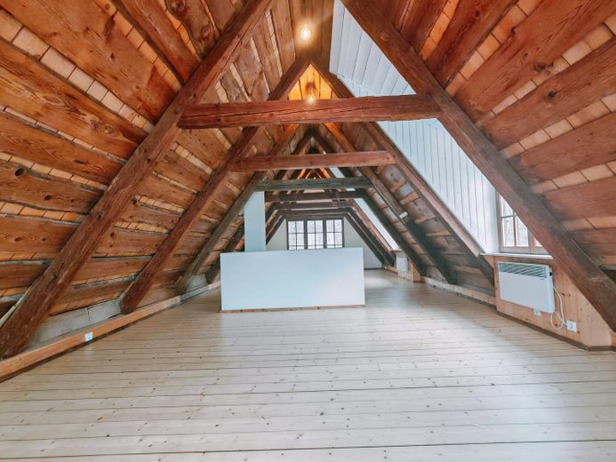 Historische Wassermühle am Lüßbach – einzigartiges Refugium auf 2.678 m² bei Berg – Master-Schlafzimmer DG