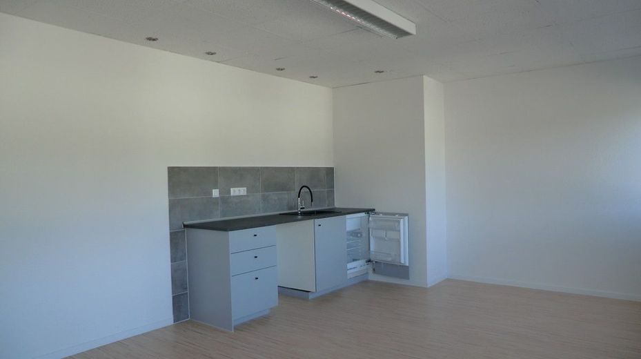 *Ihr neuer Standort im Gewerbepark Henstedt-Ulzburg !!!* – Küche links
