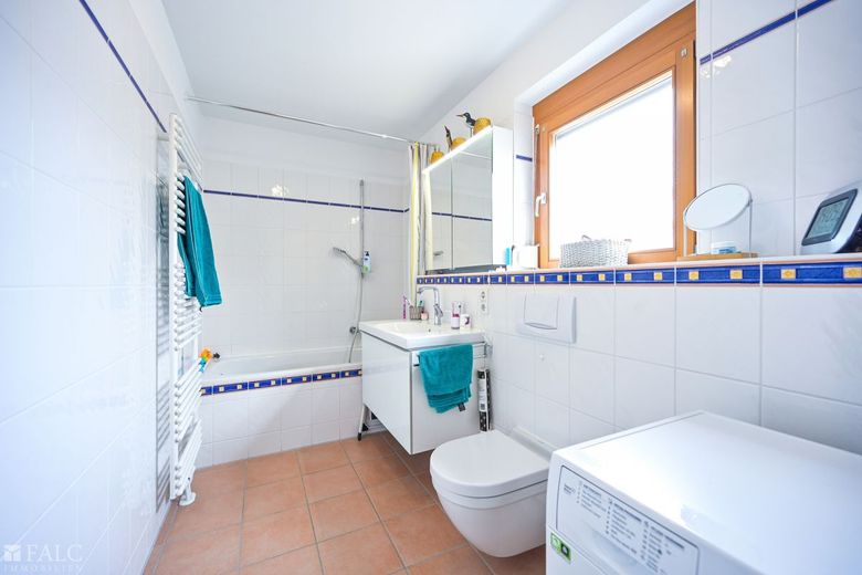 Badezimmer mit Wanne