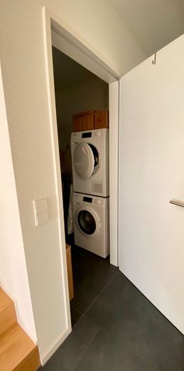 Bestens ausgestattete Maisonette-Wohnung (ca. 185 m², mit Einbauküche) in ruhiger Citylage von Bühl! – Abstellraum / 1. OG