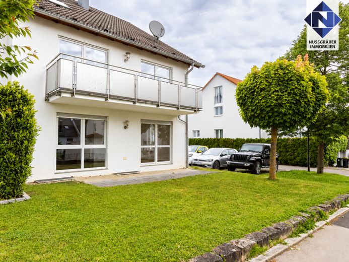 Viel Platz für Familie und Generationen – moderne DHH mit Einliegerwohnung und Doppelgarage – Foto 1