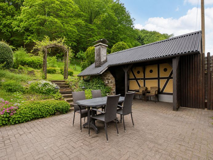 Provisionsfrei | Viel Platz für Familie, Wohnen & Arbeiten – Garten + Laube