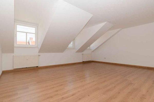 NEUES ZUHAUSE GEFUNDEN | 4-Raum-Wohnung mit Tageslichtbad