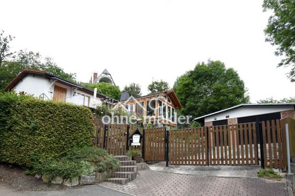 Mały dom jednorodzinny w stylu bungalow