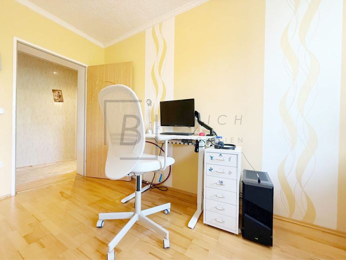 Helle 4-Zimmer-Wohnung in zentraler und familienfreundlicher Lage &amp; KFZ- Stellplatz – Kinderzimmer
