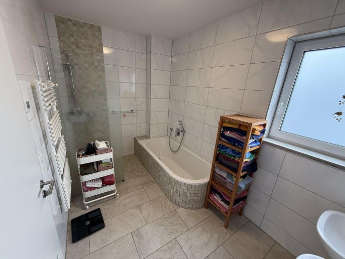 Duowanne, bodengleiche Dusche