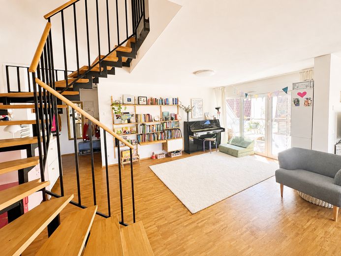 Moderna maisonette di 4 locali con ampia terrazza sul tetto nel centro del paese – Foto 3