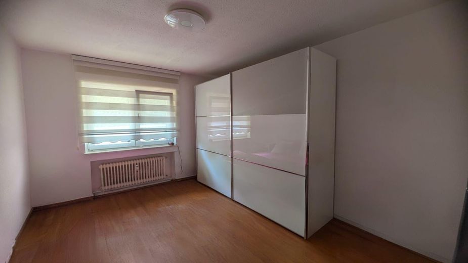 100 m² Erdgeschosswohnung | 5 Zimmer | Ideal für Familien | Frei ab 01.10.2026 – Elternschlafzimmer