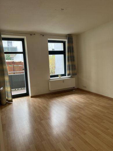 شقة تمليك من 3 غرف شاغرة للسكن في مركز-غرب – Schlafzimmer